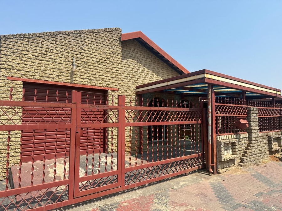 3 Bedroom Property for Sale in Tlhabane North West